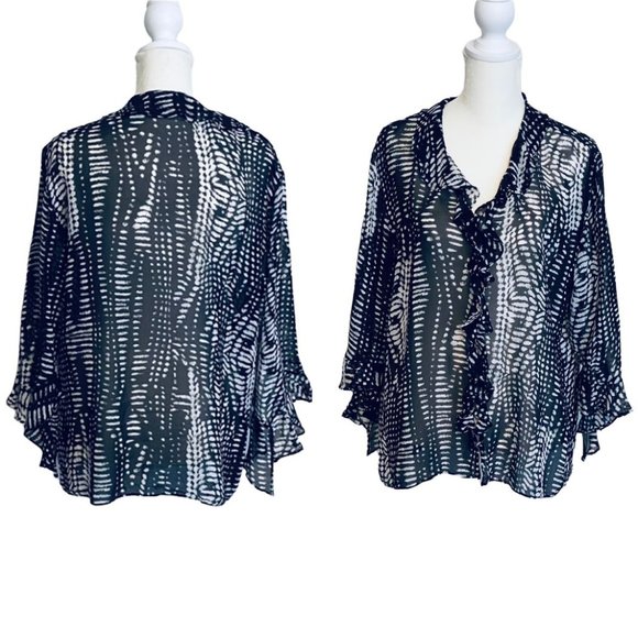 🌴 Chico’s Top - Size 2 - Picture 9 of 9